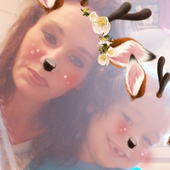 Meet your Posher, Amanda - Picture 2 of 5